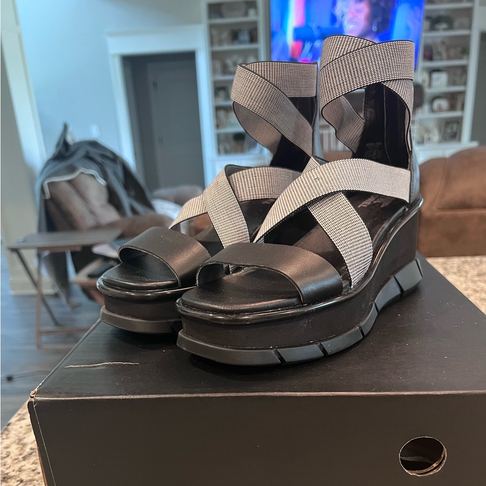 Sorel Joanie III sport strap